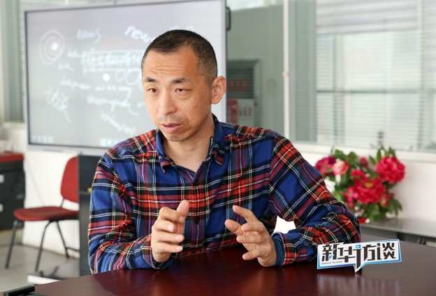 連光也無(wú)法逃逸出去，它肯定是黑色的